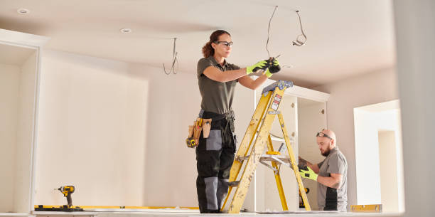 Best Licensed Electrician  in Legend Lake, WI